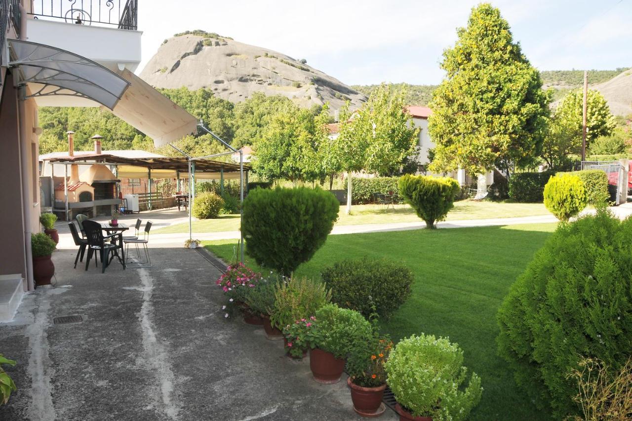 The Other Side Of Meteora With Lush Garden, Bbq & Pavillion กาลัมปากา ภายนอก รูปภาพ