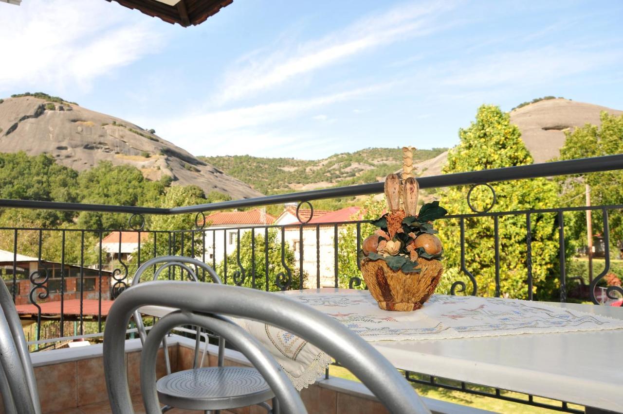 The Other Side Of Meteora With Lush Garden, Bbq & Pavillion กาลัมปากา ภายนอก รูปภาพ